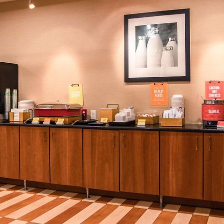 Hampton Inn Gloucester Kültér fotó