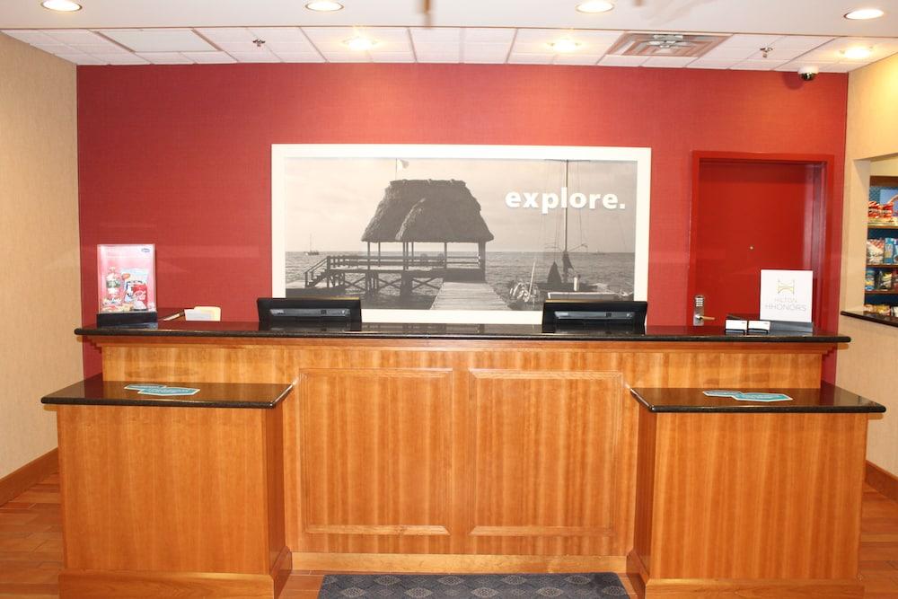 Hampton Inn Gloucester Kültér fotó