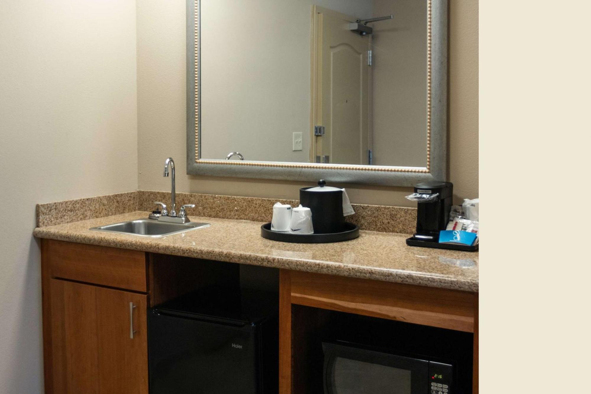 Hampton Inn Gloucester Kültér fotó