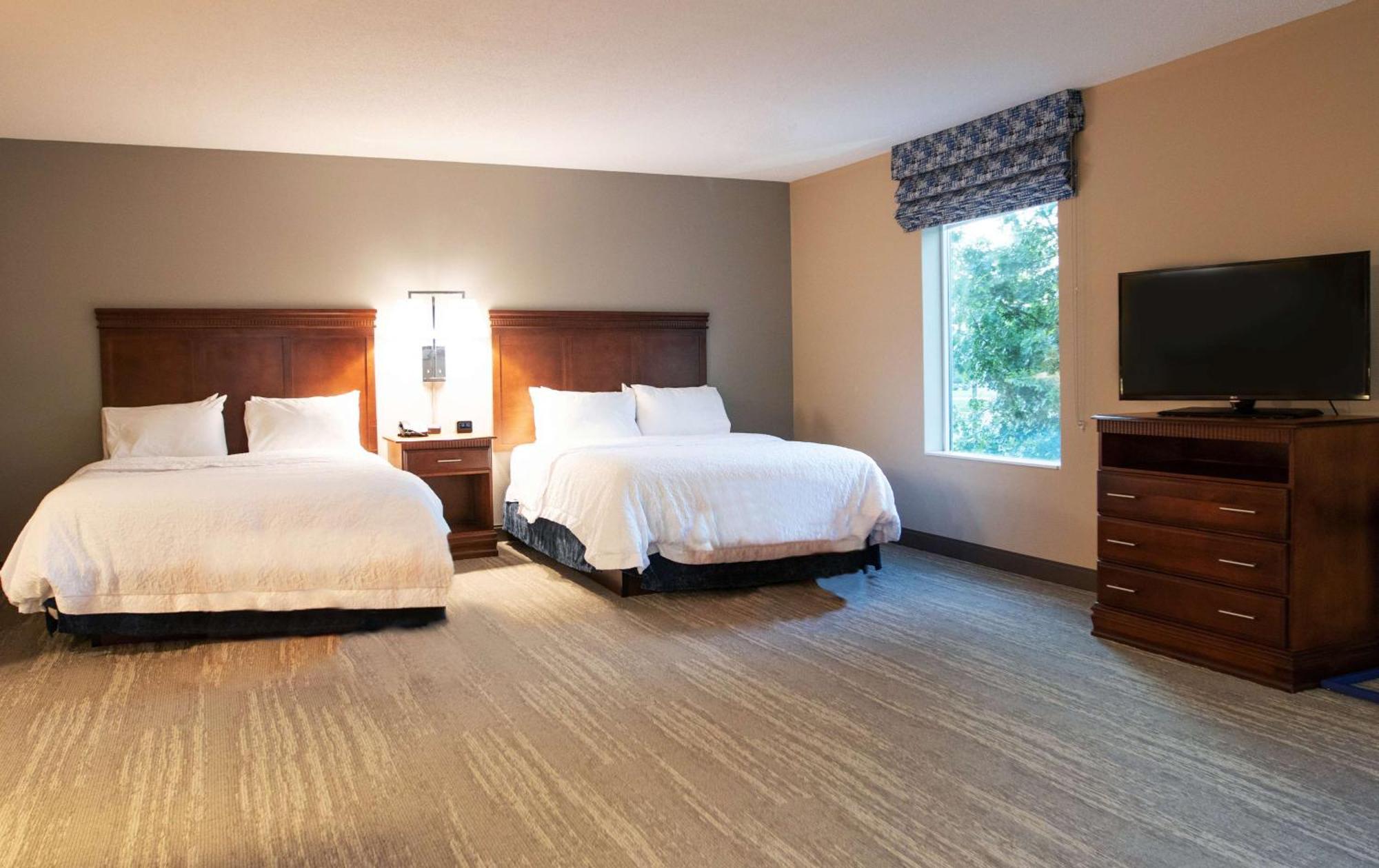 Hampton Inn Gloucester Kültér fotó