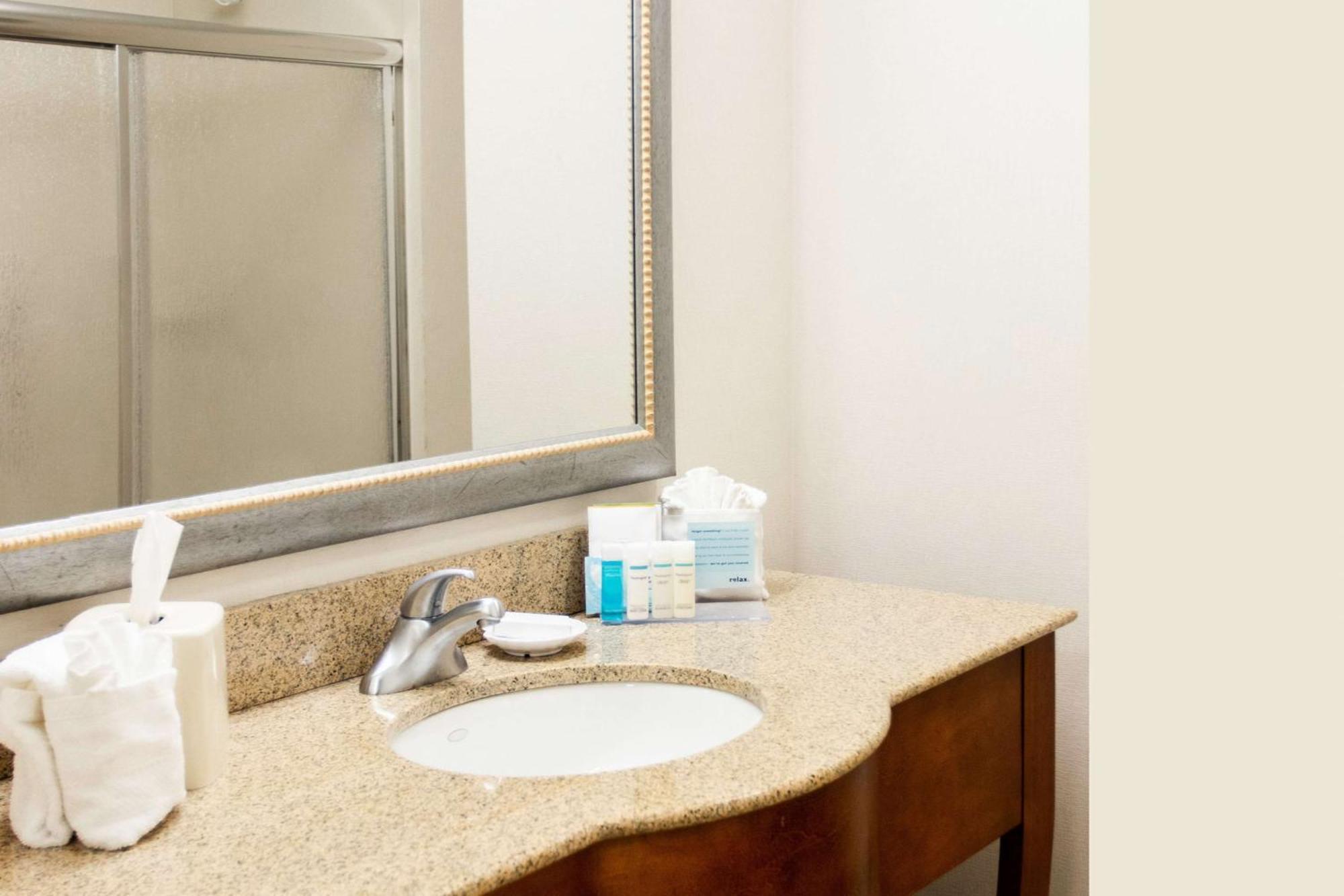 Hampton Inn Gloucester Kültér fotó