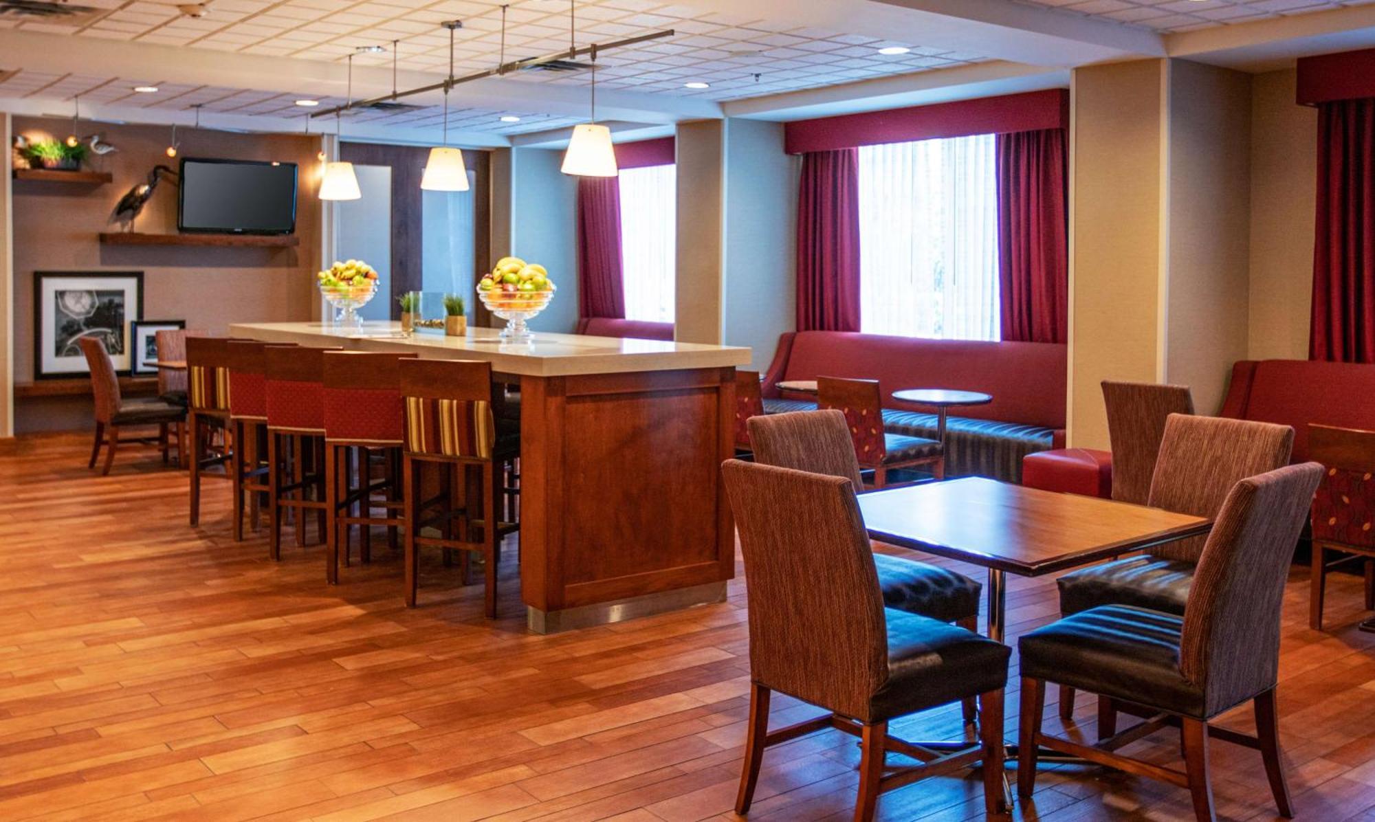 Hampton Inn Gloucester Kültér fotó