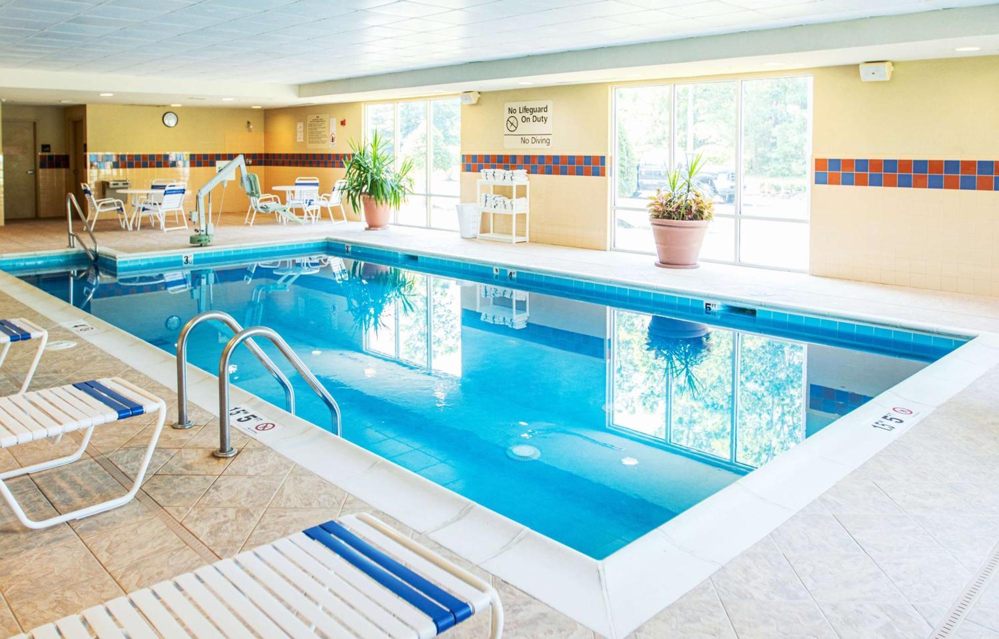 Hampton Inn Gloucester Kültér fotó